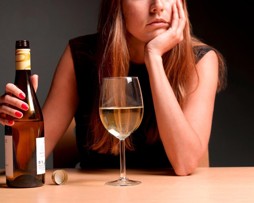 Анонимное лечение женского алкоголизма в Болотном